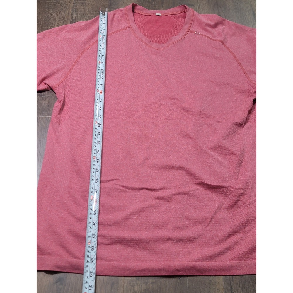 Lululemon Mens Metal Vent Tech V-Neck Short Sleeve Shirt Red Heathered XL